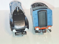 Hornby R528 Ltd Ed #31 Sir Nigel Gresley A4. New Old Stock. Mint Cond. Boxed. OO