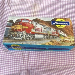 Athearn O Gauge 1:48 Santa Fe Diesel Locomotive 5028 3-Rail Silver/Red for parts