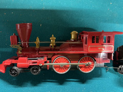 VTG Lionel Engine 8005 ATSF & Tender Red out of jessie james set