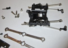 LIONEL/LTI #18005 (5340 SCALE HUDSON) VALVE GEAR SUPPORT.W/SET OF SIDE RODS