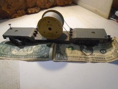 AMERICAN FLYER DPRESSED CENTER FLAT CAR WITH ORIG.935 WIRE REEL LOAD. 5-212-5