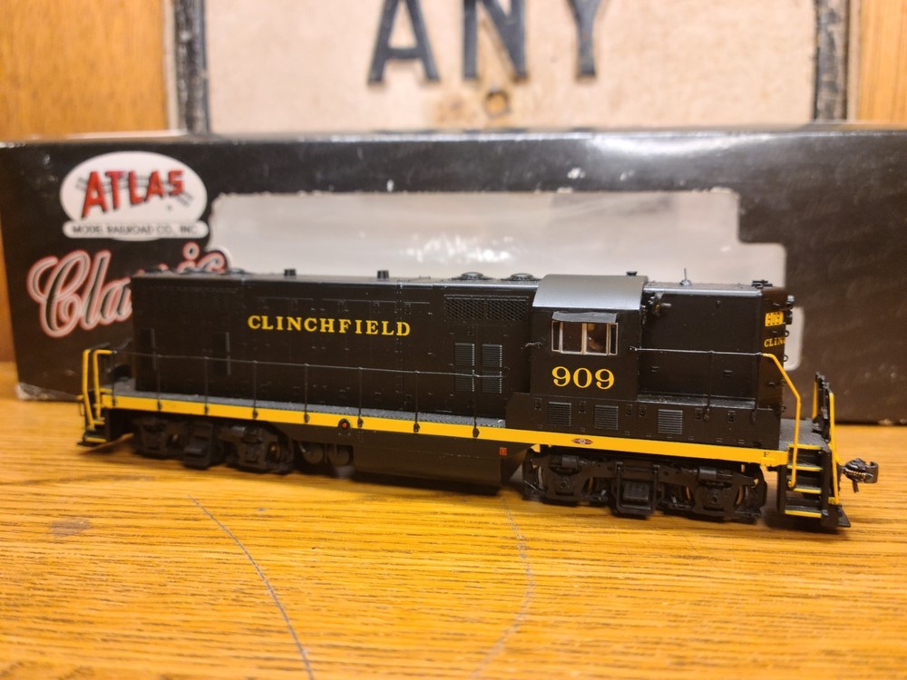 Atlas classic GP7 HO Scale Clinchfield 909 with ESU Loksound