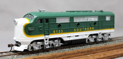 MODEL POWER #96808 Southern SR EMD F2A Diesel, C8 Runs Great