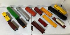 14 HO Scale Train Cars, Caboose Tanker, Mantua, Tyco, AHM, Varney Life Like READ
