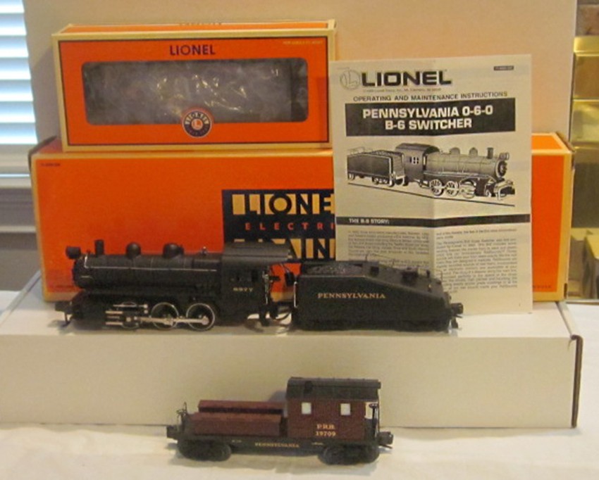 Lionel 6-18000 O Gauge Pa O-6-O B6 Switcher & Tender plus Two Extra Cars NIB