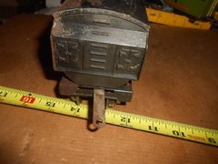 O/O-27 Lionel 263w whistle tender. as is for parts for repair.