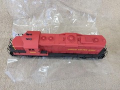 Walthers HO Scale US Army EMD GP9 Diesel Locomotive 4600 & Caboose Set 931-701