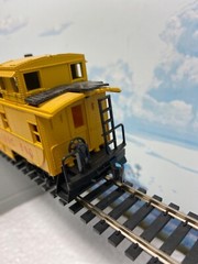 HO AHM MEHANO TYCO ~ UNION PACIFIC 4 CAR LOT ~ CATTLE AUTOMATED RAILWAY CABOOSE