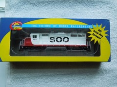 HO SCALE ATHEARN SOO LINE GP-35 LOCOMOTIVE DCC QUICK – PLUG EQUIPPED 91767