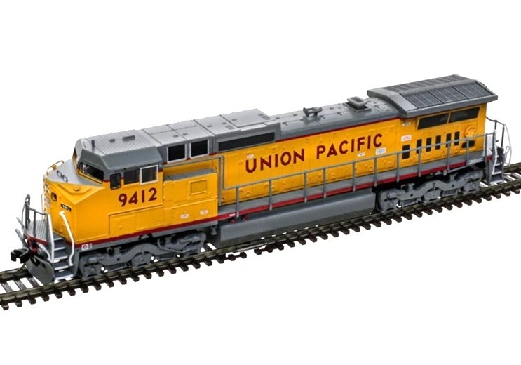 Atlas ~ HO Scale ~ Master Silver ~ GE Dash 8-40CW ~ DC ~ Union Pacific UP #9412