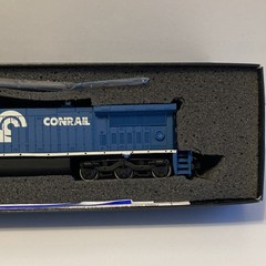 Spectrum GE Dash 8-40CW Wide Cab Diesel Locomotive Conrail #6089 HO 86010