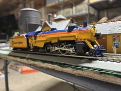 AHM HO Big Mike 2-8-2 Chessie System Mikado Steam Loco w/ Tender Smoke & Caboose