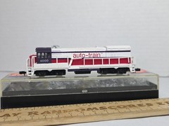 Bachmann 4671 N Scale Auto-Train 4000 U36B Diesel Locomotive Runs, Light Works