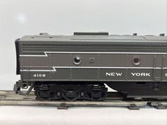 MTH RailKing 30-2140-3 O New York Central Lightning E-8 B Unit Diesel Locomotive