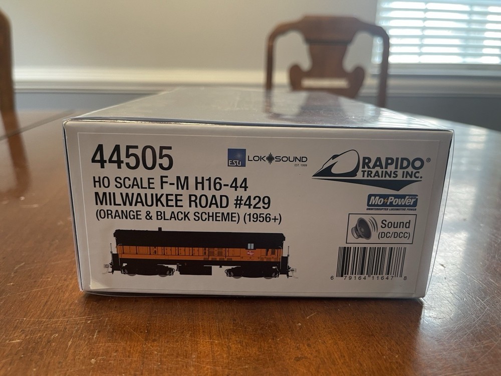 Rapido HO Scale FM H16-44 Phase III Locomotive – Milwaukee Road #429 – DCC 1956+