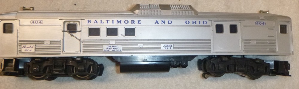 Lionel 404 Baltimore & Ohio Budd RDC-4 Pwrd Mail & baggage car – runs well