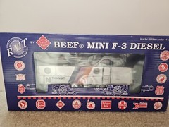 RMT 92675 O New Jersey Transit Mini F-3 AA Locomotive Set #423/424