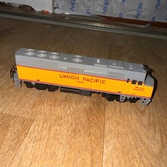 HO Scale Life-Like UP Union Pacific EMD Diesel Locomotive #3901
