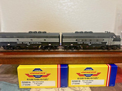 NEW YORK CENTRAL F3A&F3B LOCOS- DCC/SOUND – HO Scale -“GENESIS” NEW RTR OOP