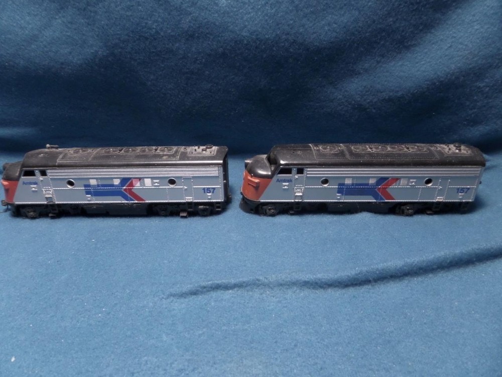Athearn Amtrak HO Diesel Engine #157 Locomotive One Dummy/One powered
