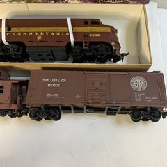 Athearn HO Scale Pennsylvania PRR Locomotive Train Engine 9506 MW985 & 160501