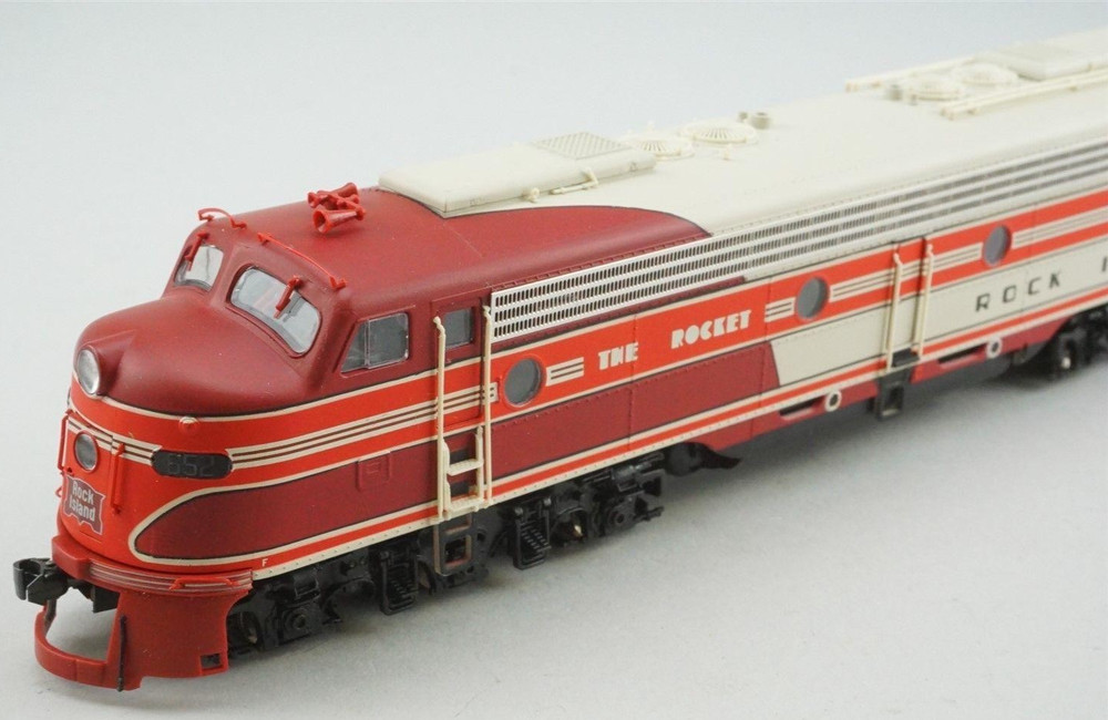 HO E8/9 RI Rock Island DC NIB NOS # 8714