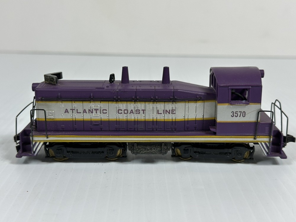 VTG Revell 3570 HO Scale SW7 Switcher Diesel Engine Purple Atlantic Coast Line