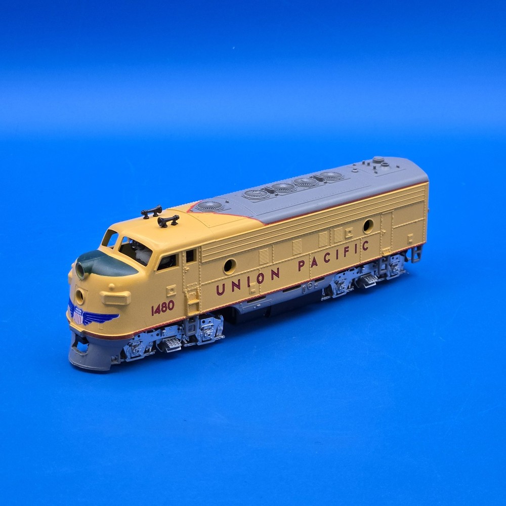 Athearn MRC Decoder Equipped F7A Union Pacific Diesel Locomotive AD200 NOS