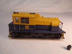 HO Scale AHM ATSF Critter Diesel Switcher #332-Bad Gear-Needs Repair