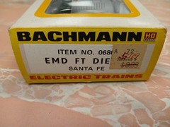 NOS Bachmann Santa Fe 0680 EMD FT Diesel Locomotive HO Tested LIGHT/Box NICE