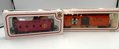 VTG Bachmann Santa Fe ATSF 3851 Car Train Red Caboose & 70900 51′ Steel Hopper