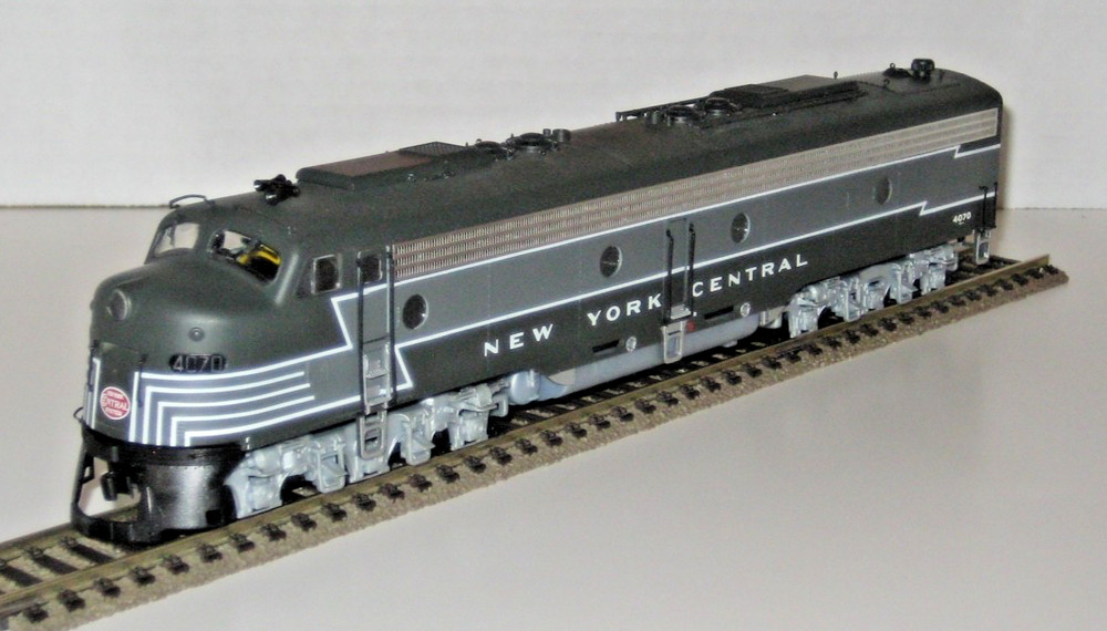 Proto 2000 HO Scale New York Central EMD E8/9 Diesel Engine #4070 – CCHO1096