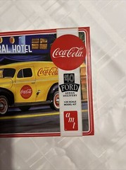 AMT 1/25 Scale 1940 Ford Sedan Delivery Coca-Cola