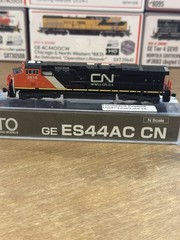 Kato N Canadian National ES44AC #CN 2814 Locomotive Lightly Used