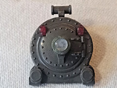 VINTAGE PREWAR LIONEL TRAIN 249E STEAM ENGINE FRONT BOILER GRAY HATCH W/ LATCH
