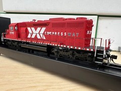 HO Bowser #25038 CP Rail Expressway SD40-2 #5745 DCC Ready NEW