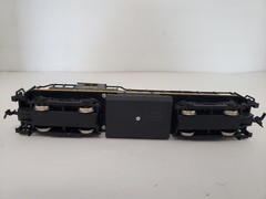 VINTAGE SANTA FE 6692 DIESEL LOCOMOTIVE, HO SCALE, BLACK AND YELLOW