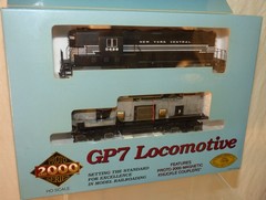 Vintage NOS HO Proto 2000 GP7 NYC New York Central Locomotive 5688 in Box 23588