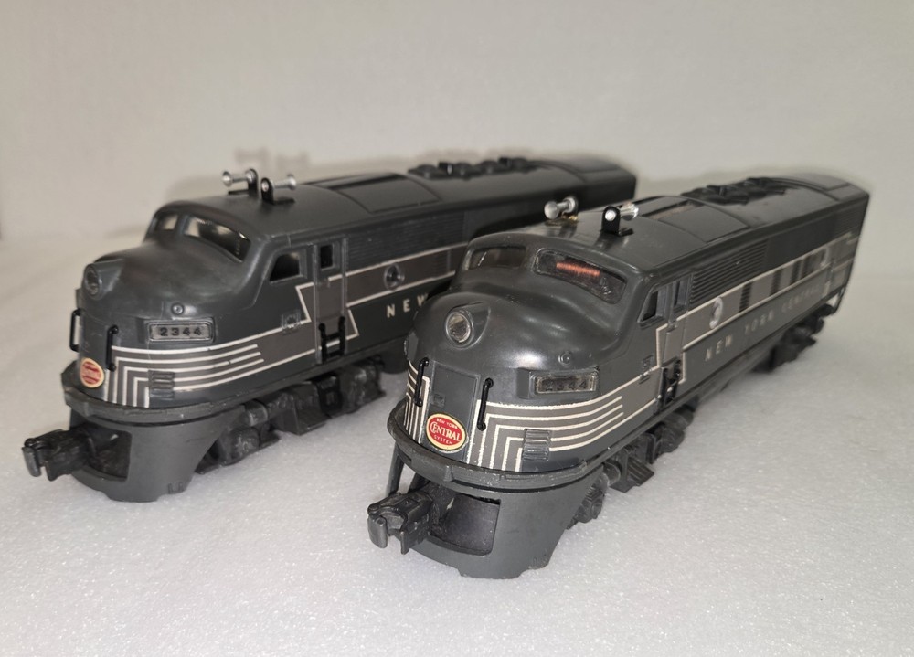 Lionel Trains No. 2344 NYC F-3 AA Diesel Locomotive Set O Gauge Postwar
