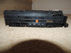 HO Pennsylvania RR C-Liner 2334 Locomotive AHM Tempo-Runs