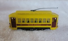 TYCO HO Trolley Car Main Street 65 Yellow Burgundy