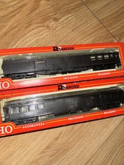 2 VTG Rivarossi HO Scale Locomotive Trains 6598/0 Black Plastic Passenger Cars