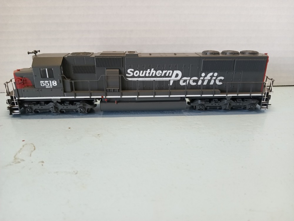 HO-Scale Walthers Southern Pacific SD50. DCC Sound Lights Original Box Packaging