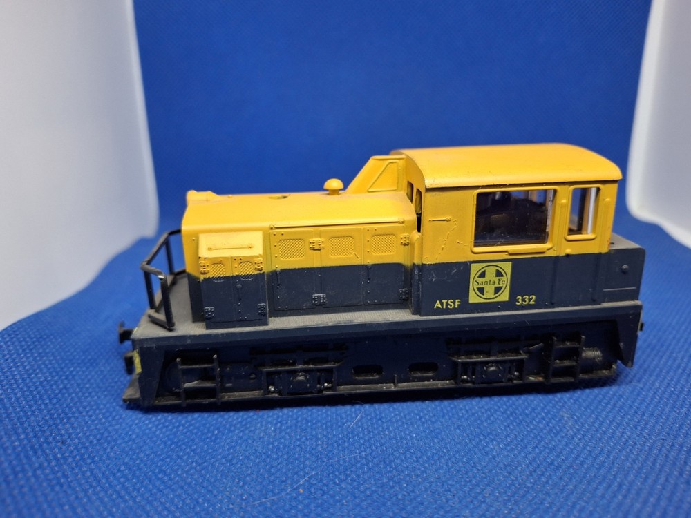 Vintage RSO HO Train Santa Fe ATSF 332 Yard Switcher Untested Made Yugoslavia