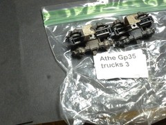 Ho Athearn Diesel locomotive Gp35 4 wheel trucks pair vintage.