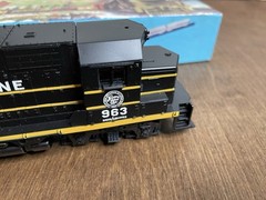 Athearn HO Blue Box Atlantic Coast Line GP35 Diesel Engine #963-Unpowered Dummy