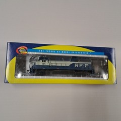 Athearn RTR 79680 HO Scale RF&P GP40-2 with road#145 DC new in box!
