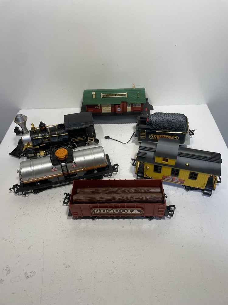 VINTAGE Timberwolf And Redwood New Bright 1986 Train Set for PARTS