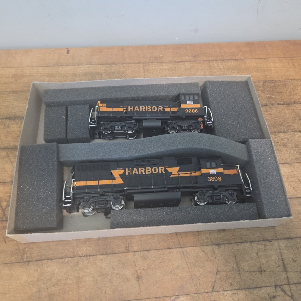 HO GP38-2 & SW1500 Set (Both Powered) IHB Indiana Harbor Belt DC #2213