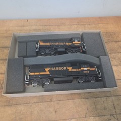 HO GP38-2 & SW1500 Set (Both Powered) IHB Indiana Harbor Belt DC #2213